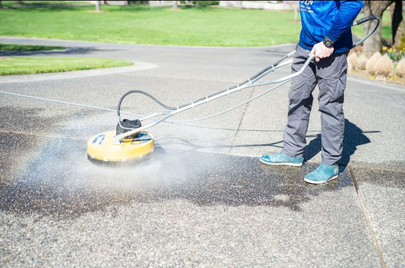 Why Slippery Walkways Become a Liability Once October Rains Begin