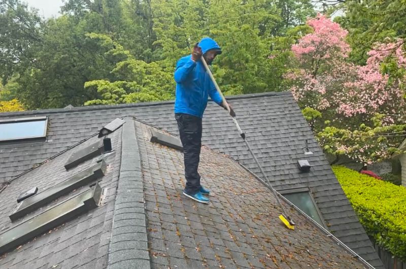 How Falling Leaves Accelerate Gutter Clogs Across Portland Neighborhoods